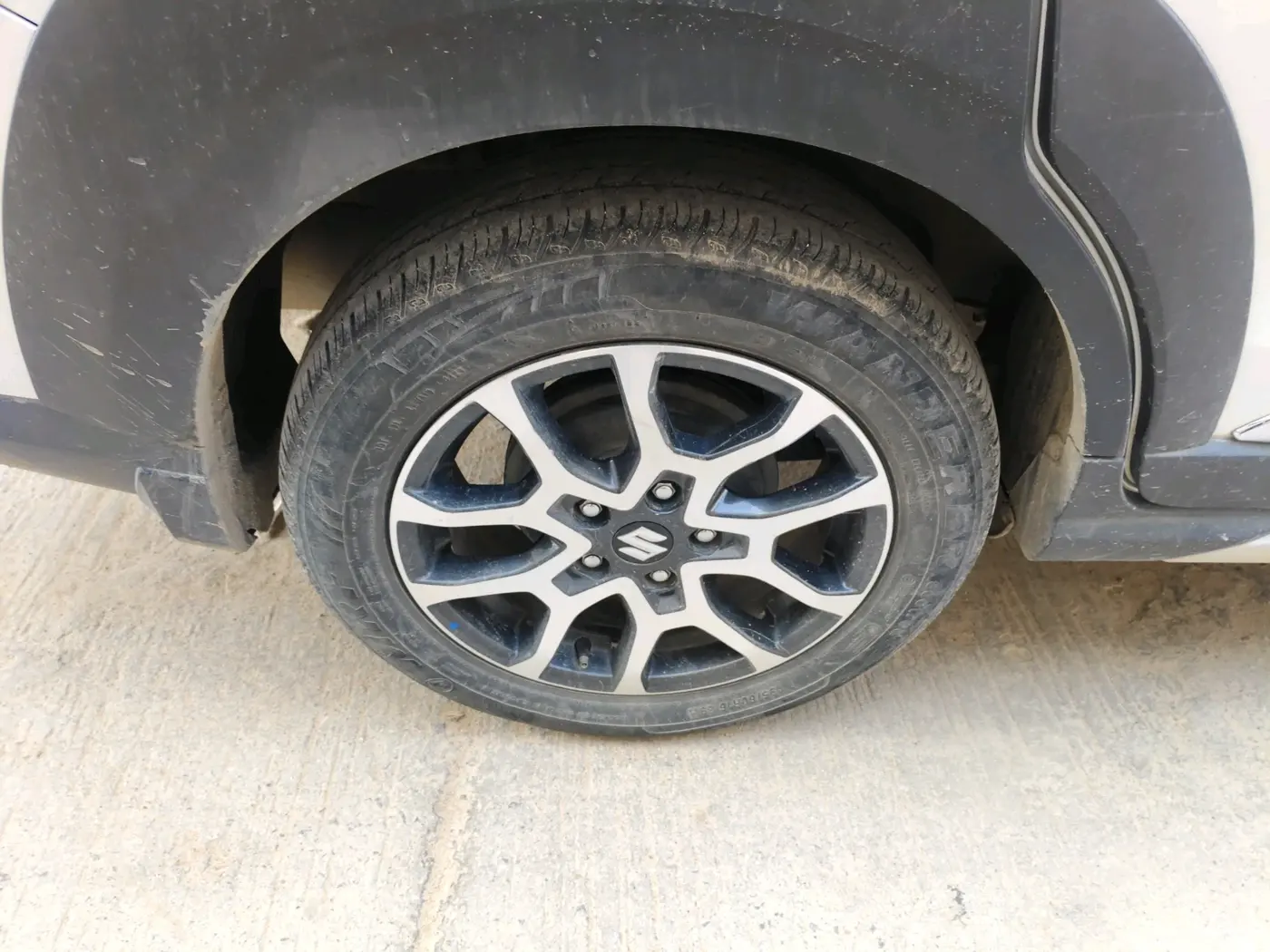 2023 Maruti XL6 ZETA CNG, CNG, Manual, 76,401 km, tyre
