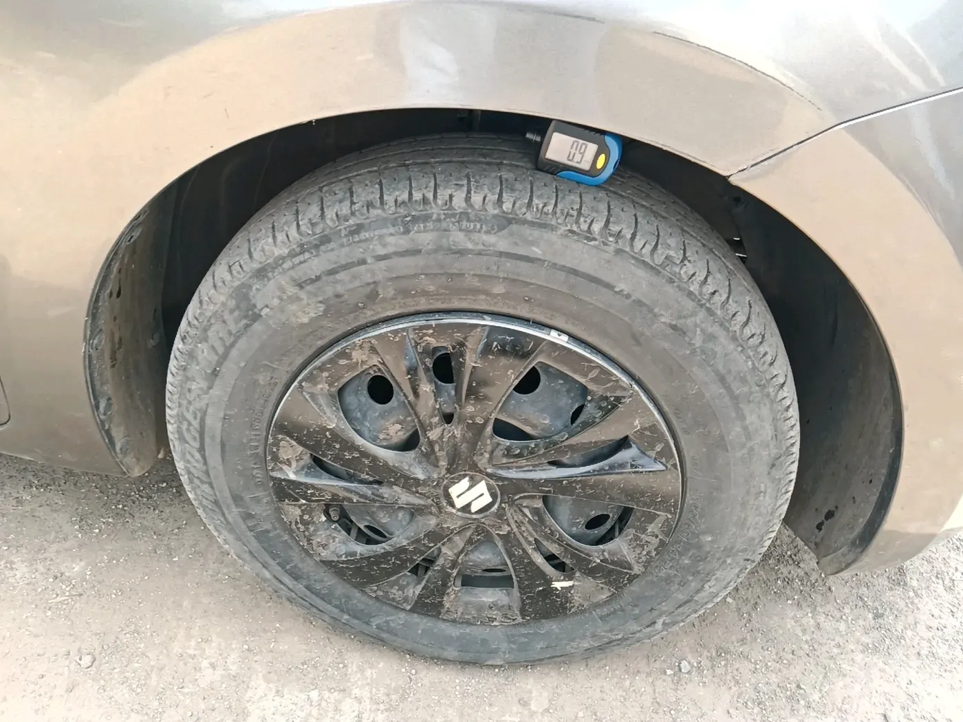 2018 Maruti Swift VXI AMT, Petrol, Automatic, 42,749 km, tyre