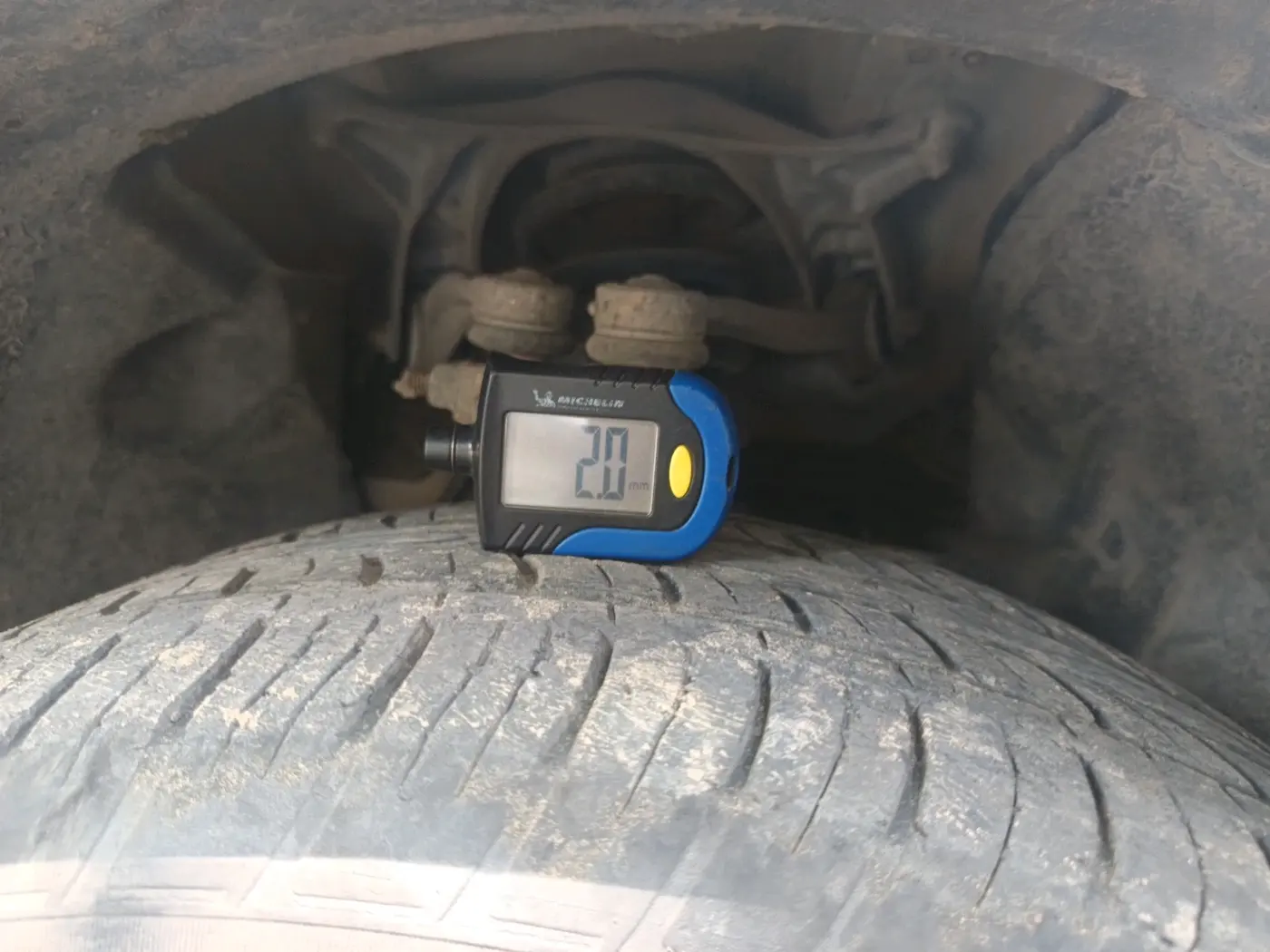 2011 Audi Q5 2.0 TDI QUATTRO, Diesel, Automatic, 1,47,681 km, tyre