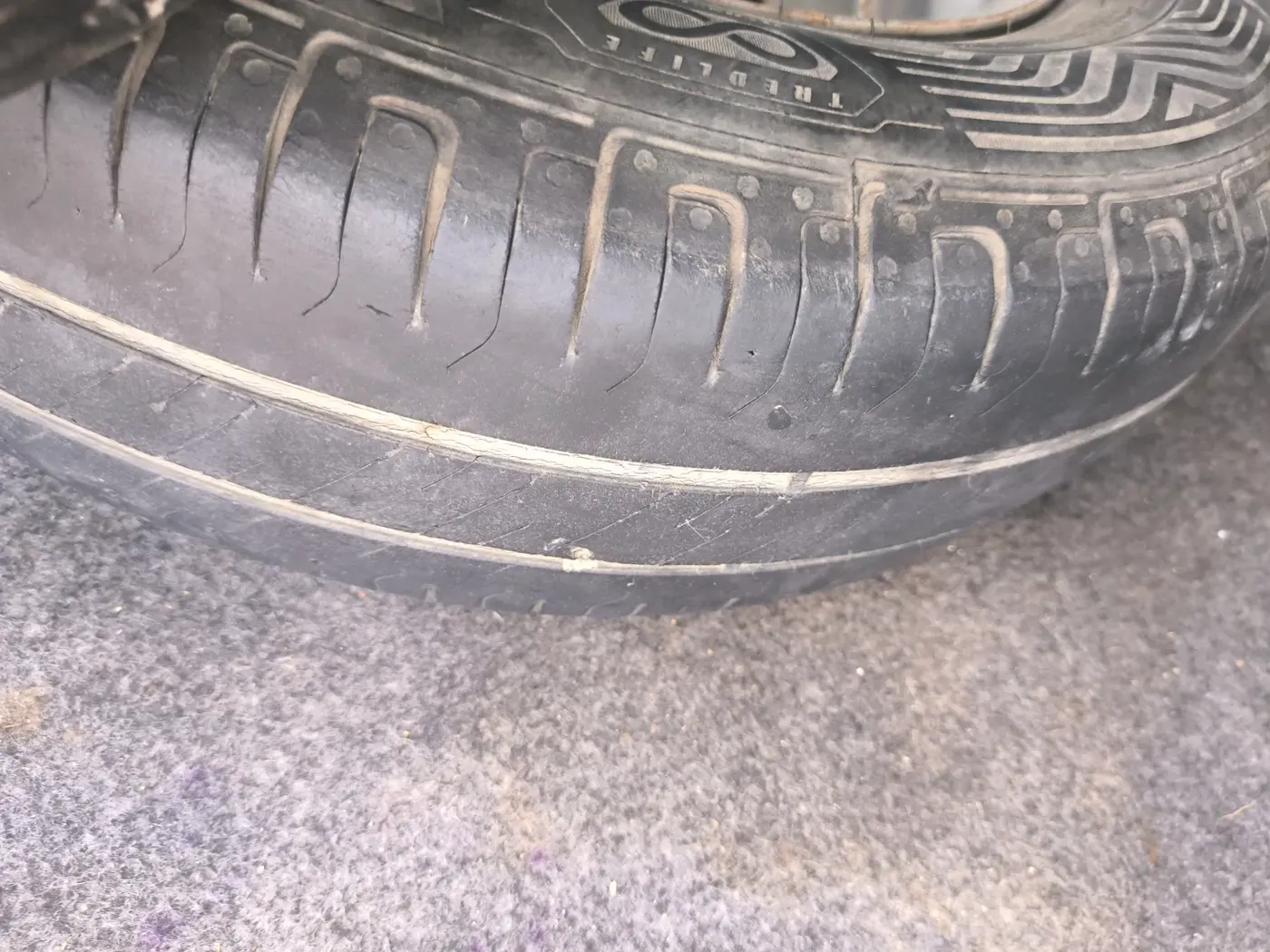 2019 Maruti Eeco 5 STR WITH A/C+HTR, CNG, Manual, 1,41,101 km, tyre
