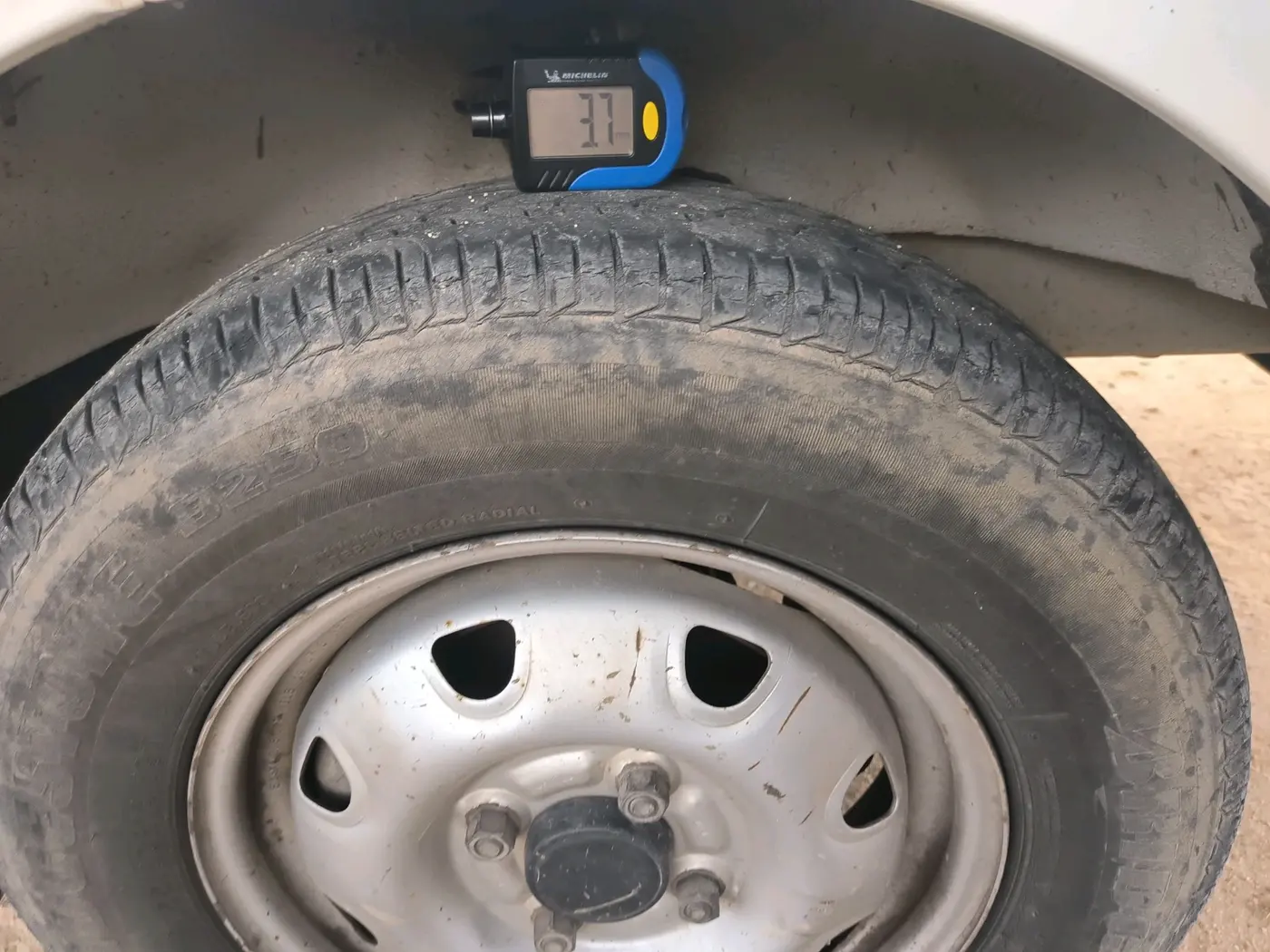 2019 Maruti Eeco 5 STR WITH A/C+HTR, CNG, Manual, 1,41,101 km, tyre