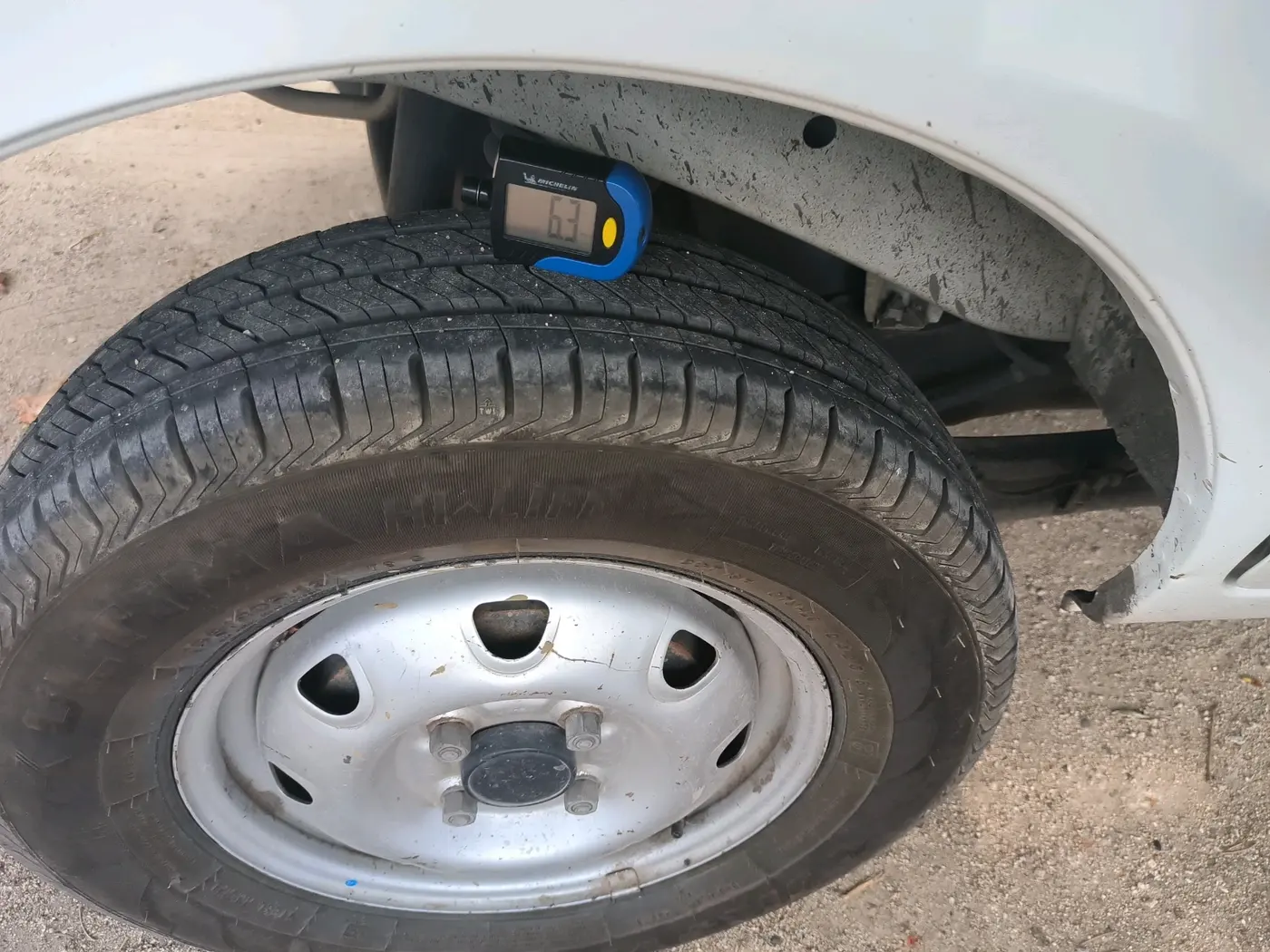 2019 Maruti Eeco 5 STR WITH A/C+HTR, CNG, Manual, 1,41,101 km, tyre