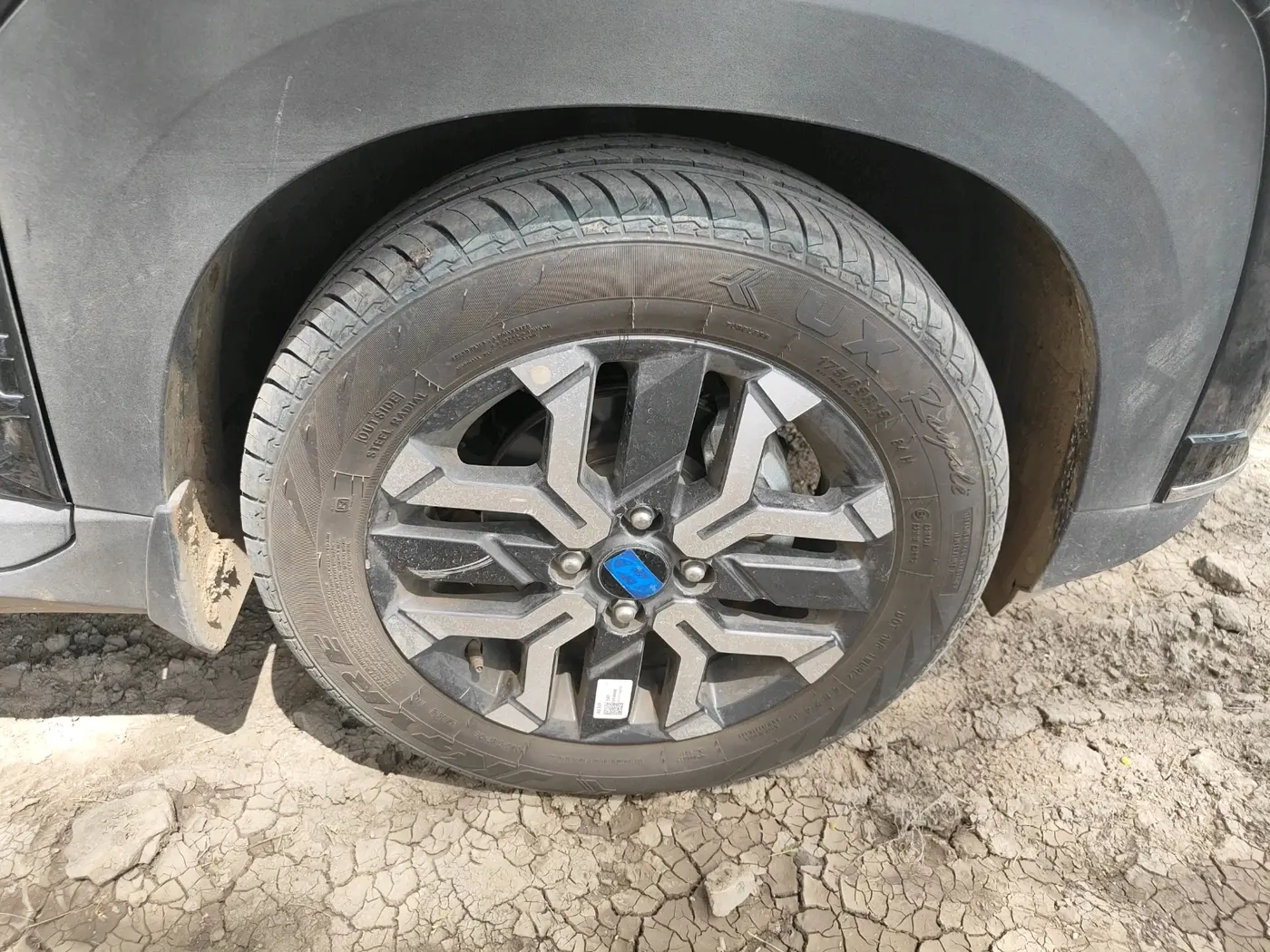 2024 Hyundai EXTER SX(O) CONNECT 1.2 AMT, Petrol, Automatic, 11,800 km, tyre