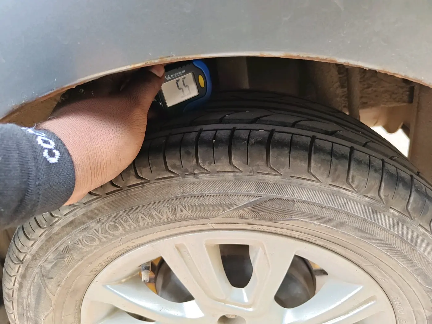 2018 Tata Tiago XZA PETROL, Petrol, Automatic, 54,845 km, tyre