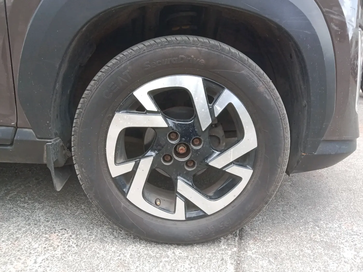 2021 Nissan MAGNITE XV MT, Petrol, Manual, 27,158 km, tyre
