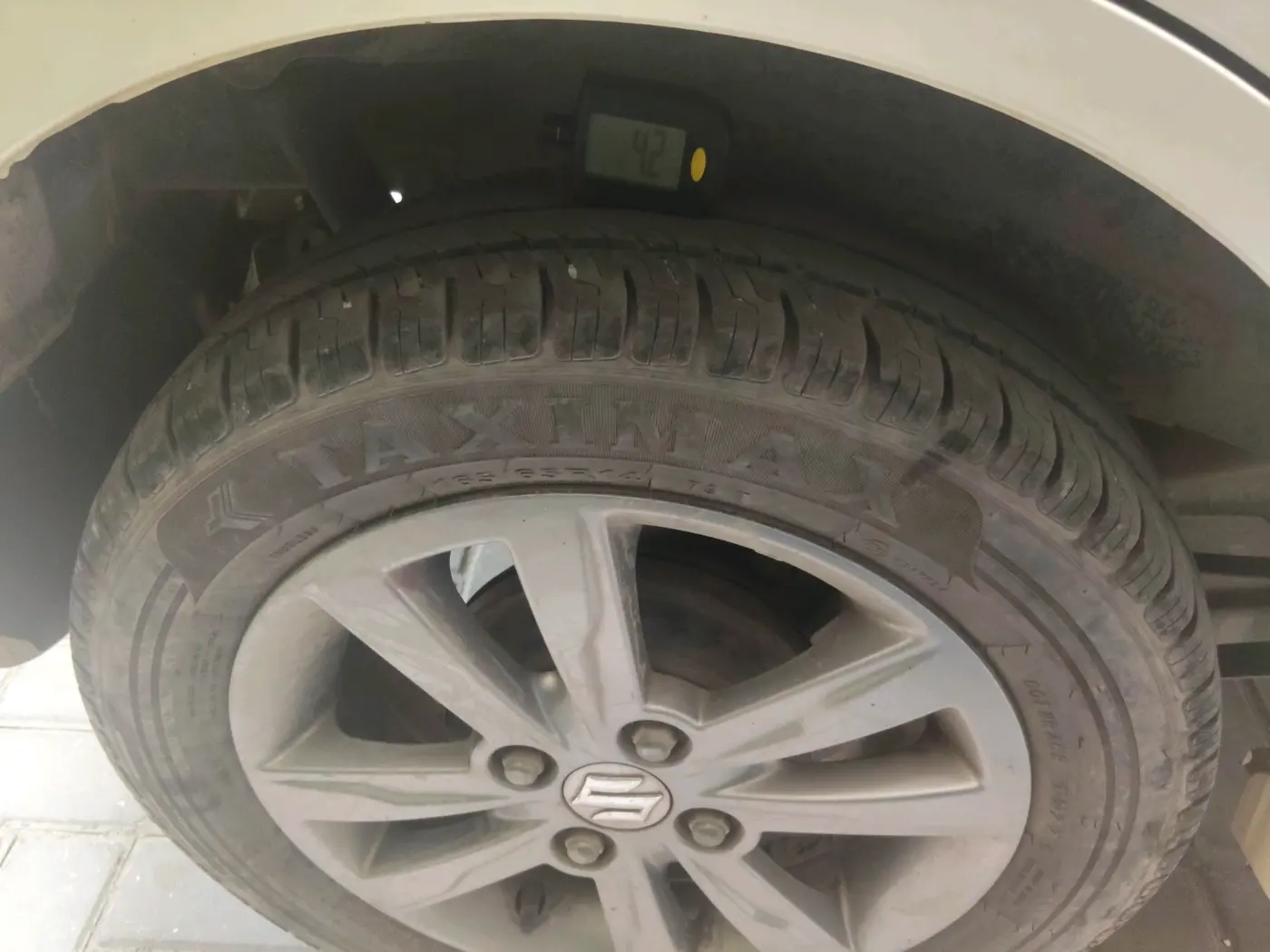 2017 Maruti Wagon R 1.0 VXI+ AMT, Petrol, Automatic, 66,413 km, tyre