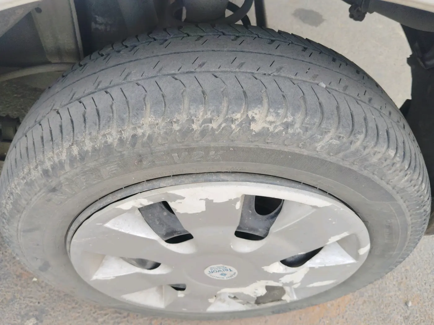 2011 Maruti Zen Estilo VXI, Petrol, Manual, 49,147 km, tyre