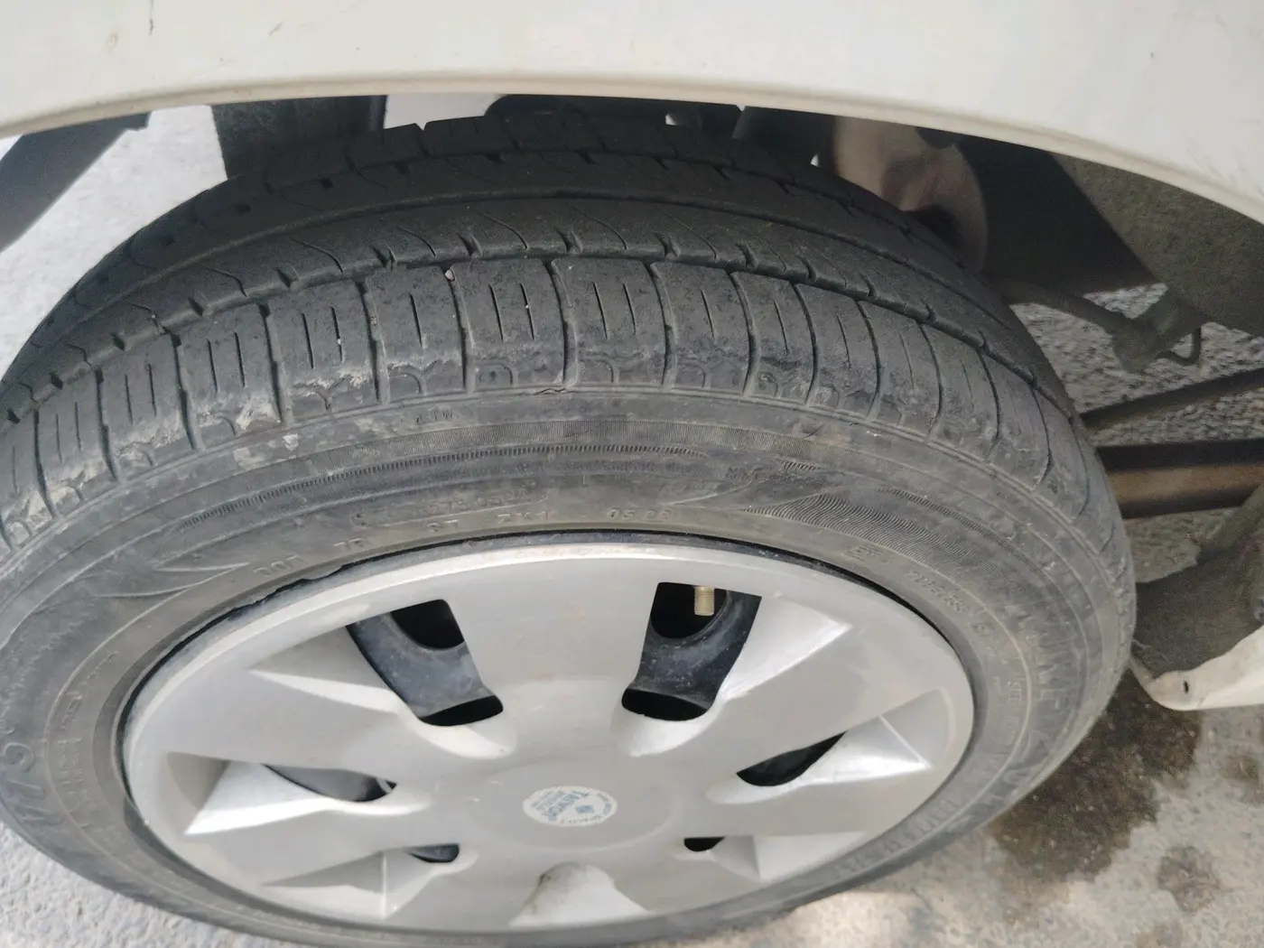 2011 Maruti Zen Estilo VXI, Petrol, Manual, 49,147 km, tyre
