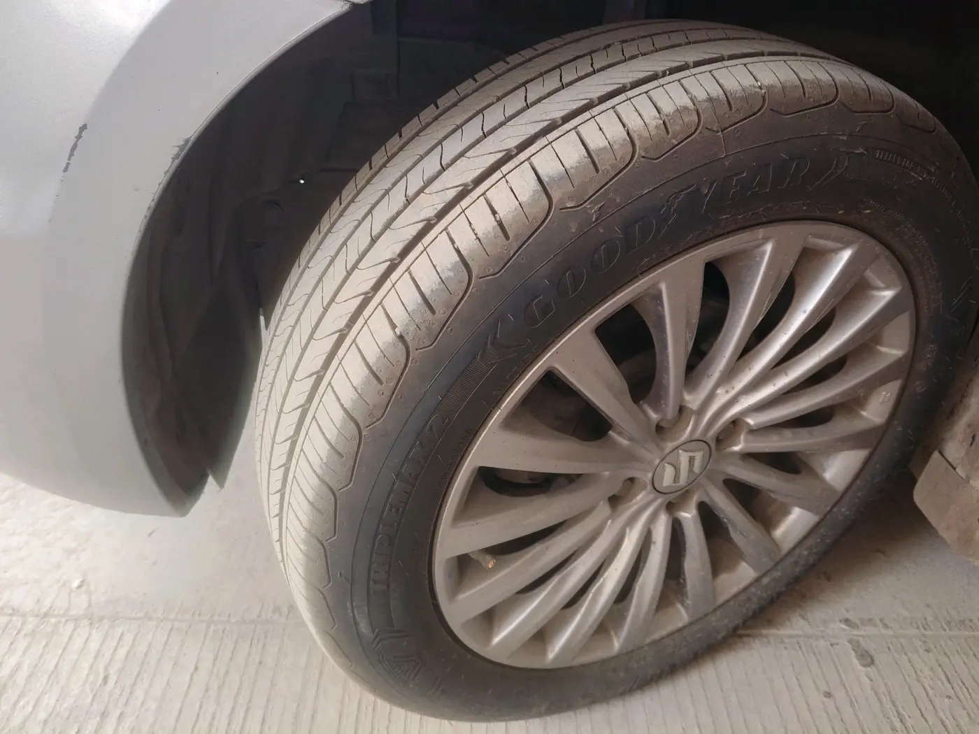 2017 Maruti Ciaz ALPHA  AT 1.4  PETROL, Petrol, Automatic, 54,262 km, tyre
