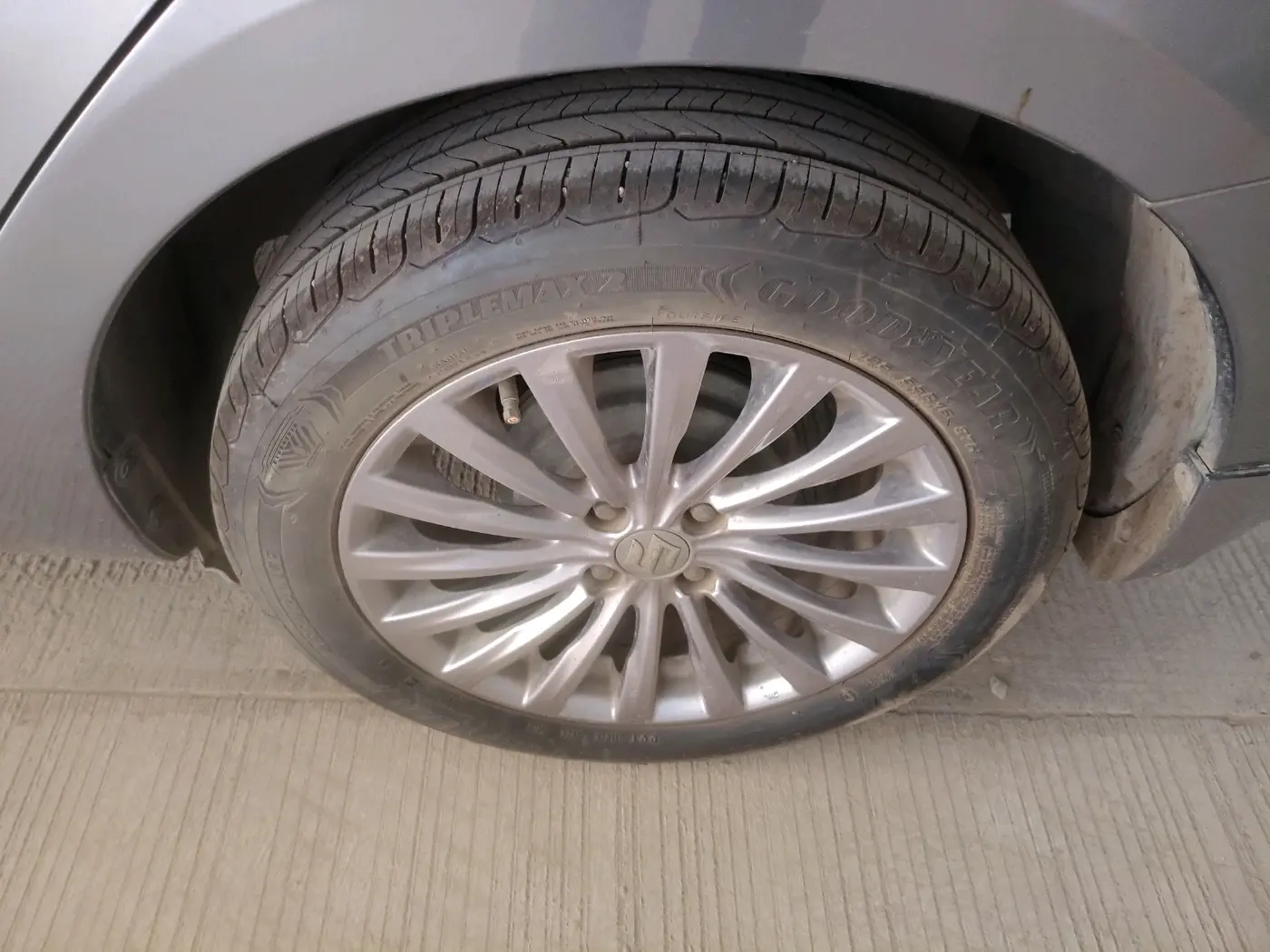 2017 Maruti Ciaz ALPHA  AT 1.4  PETROL, Petrol, Automatic, 54,262 km, tyre