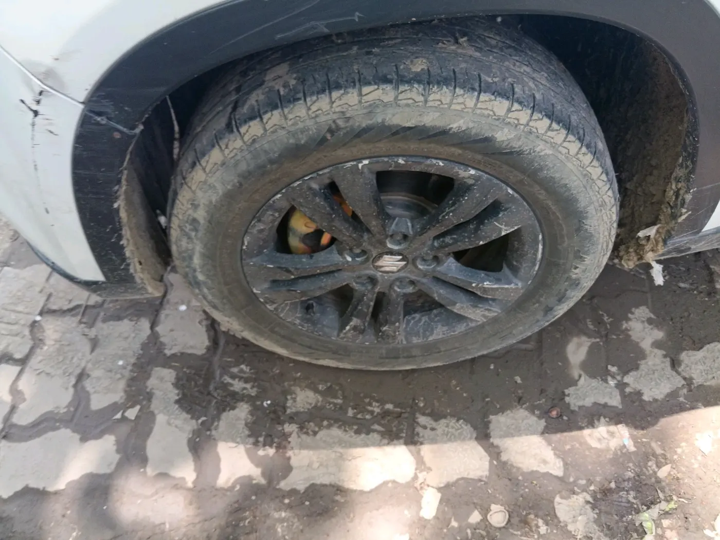2017 Maruti Vitara Brezza ZDI, Diesel, Manual, 1,03,873 km, tyre