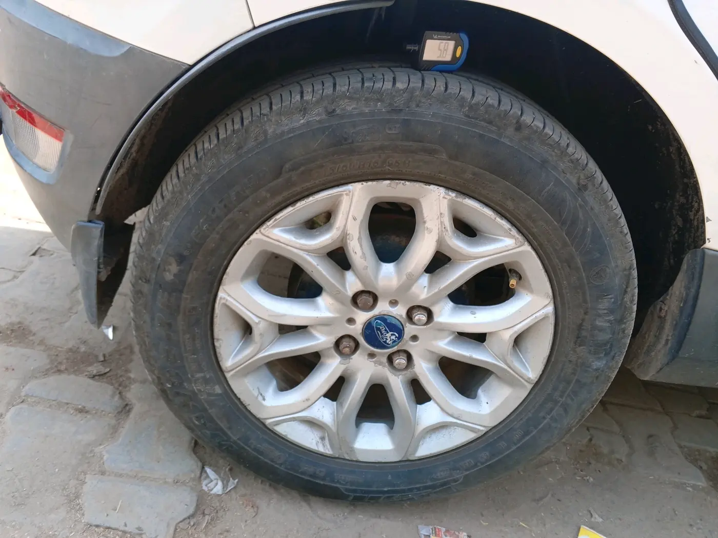 2016 Ford Ecosport TITANIUM 1.5L PETROL, CNG, Manual, 77,076 km, tyre