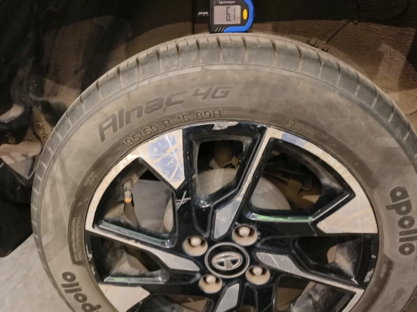 2022 Tata PUNCH CREATIVE  AMT, Petrol, Automatic, 19,128 km, tyre