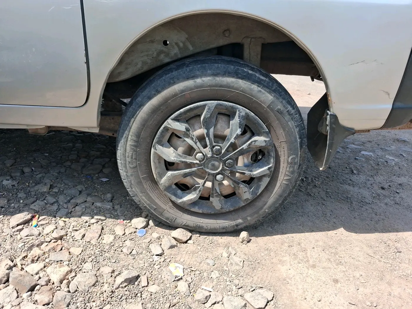 2012 Maruti Eeco 5 STR WITH A/C+HTR, CNG, Manual, 1,30,181 km, tyre