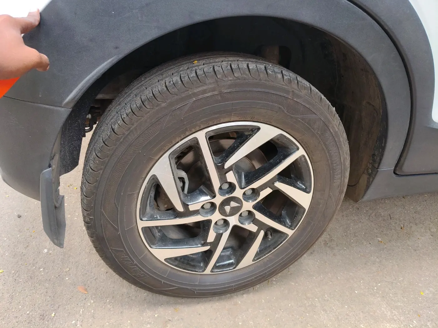 2024 Mahindra XUV 3XO AX5 1.5 Turbo Diesel Autoshift Plus, Diesel, Automatic, 62,595 km, tyre