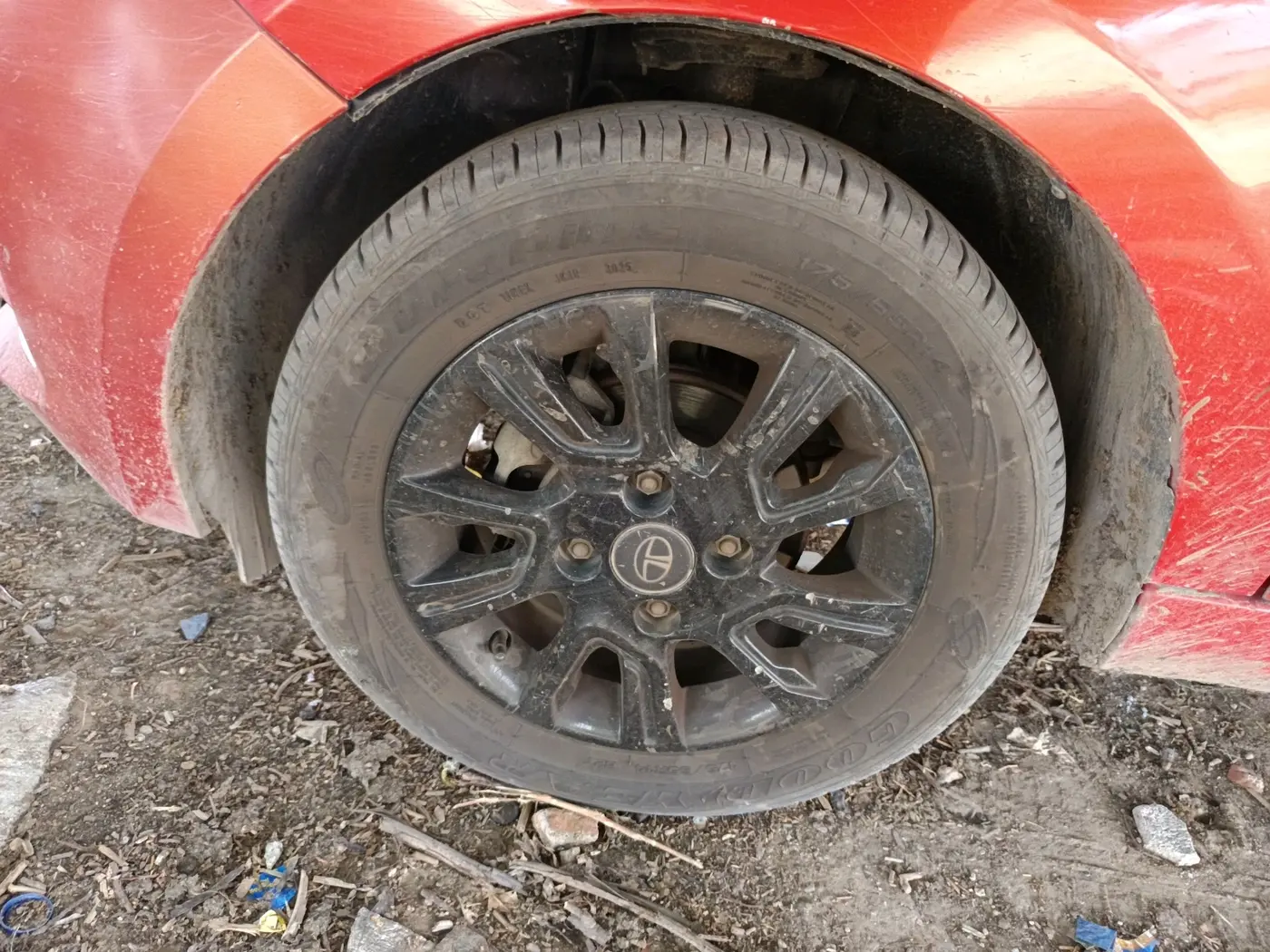 2021 Tata Tiago XT LIMITED EDITION PETROL, Petrol, Manual, 68,573 km, tyre