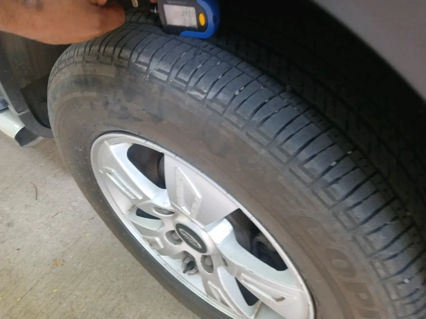 2012 Mahindra XUV500 W8, Diesel, Manual, 1,29,274 km, tyre