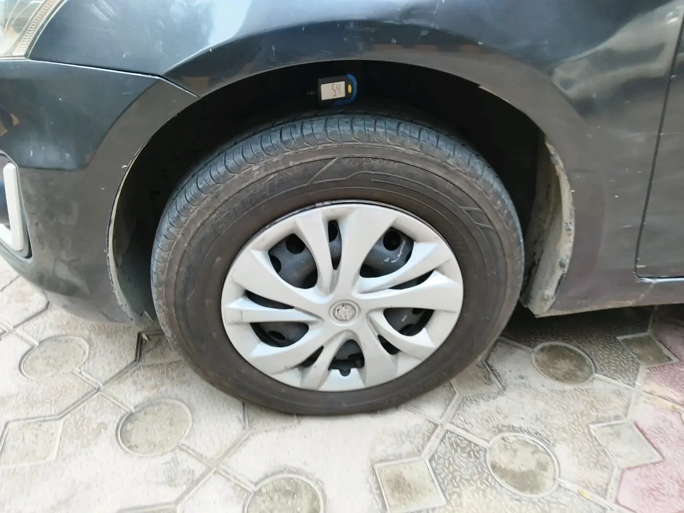 2016 Maruti Swift LXI (O), Petrol, Manual, 65,448 km, tyre