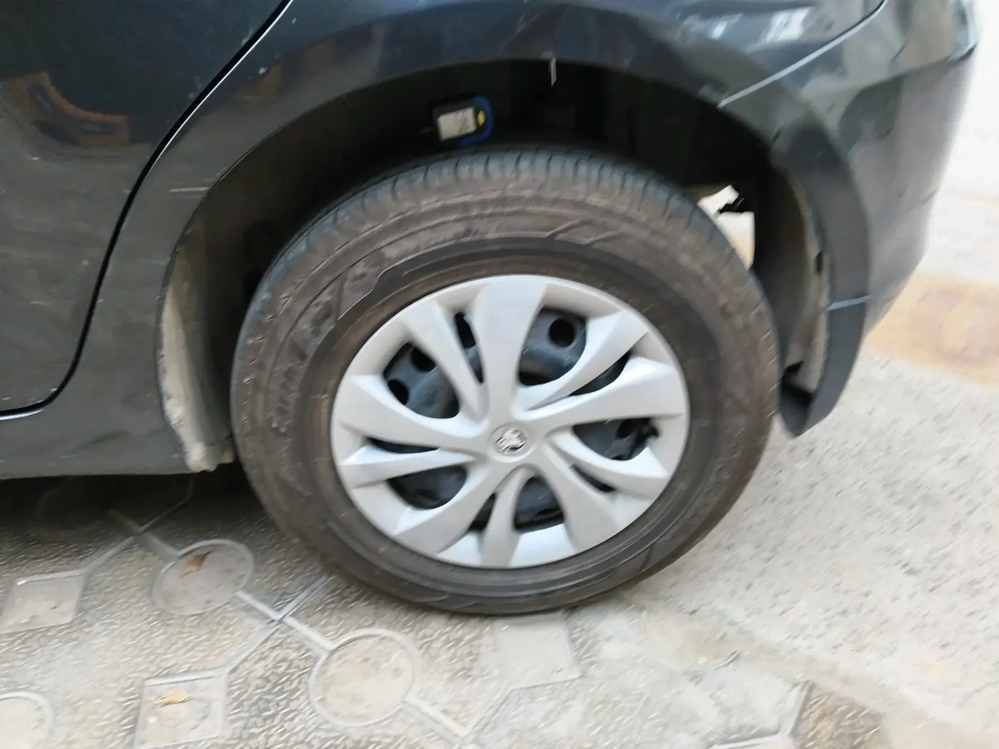 2016 Maruti Swift LXI (O), Petrol, Manual, 65,448 km, tyre