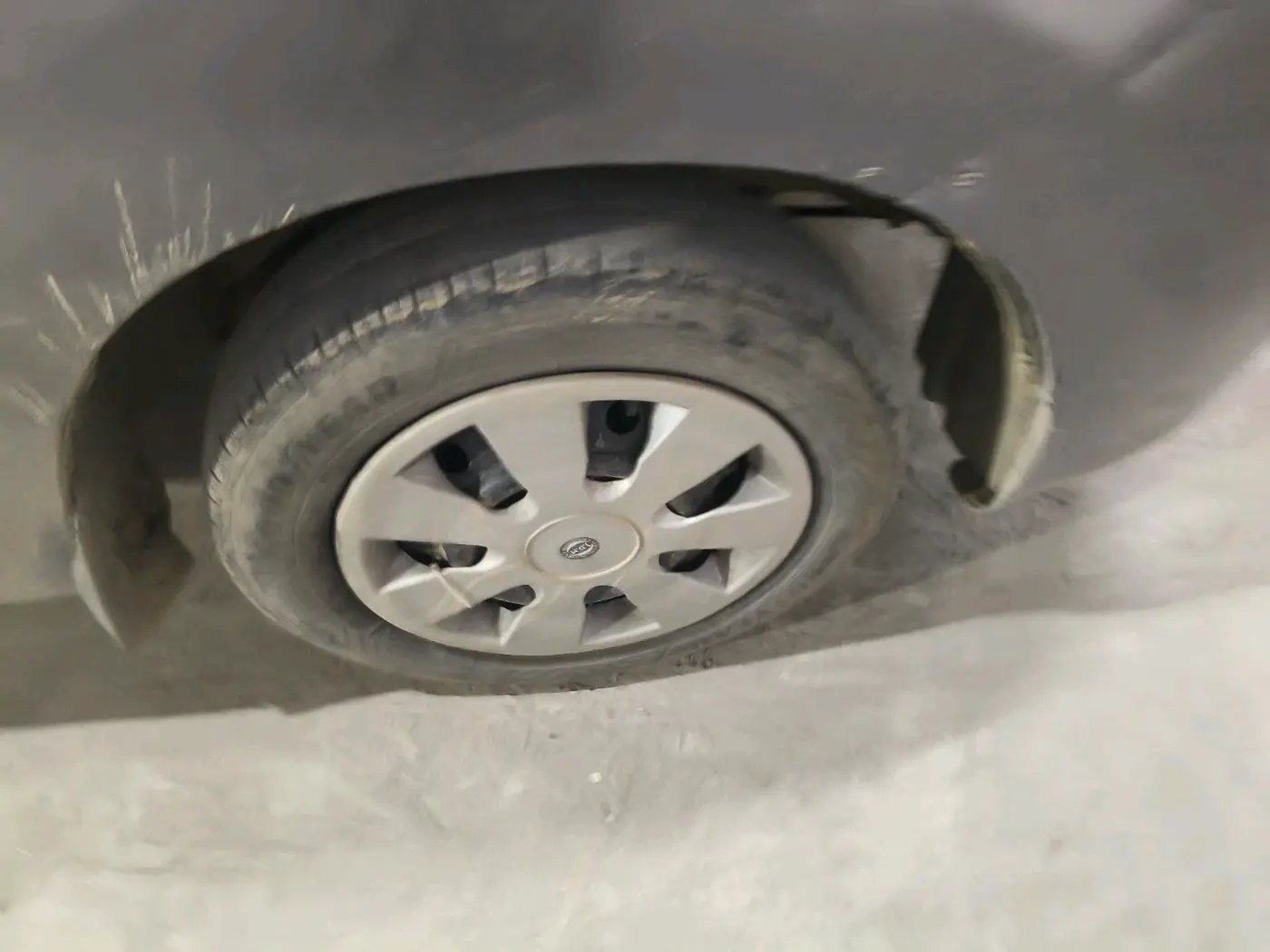 2014 Maruti Wagon R 1.0 LXI CNG, CNG, Manual, 1,07,755 km, tyre