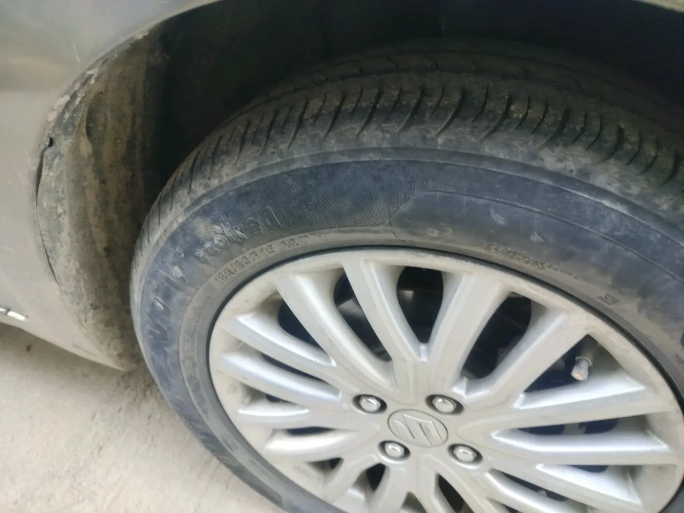 2021 Maruti Dzire ZXI, Petrol, Manual, 95,406 km, tyre