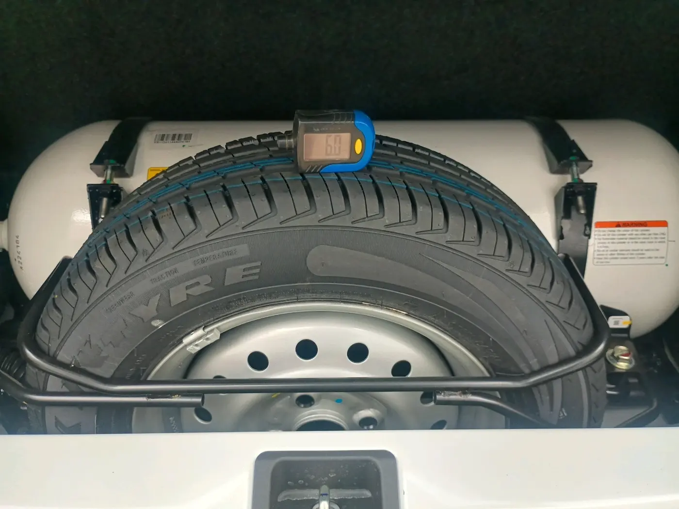 2025 Maruti New Wagon-R LXI CNG 1.0, CNG, Manual, 878 km, tyre