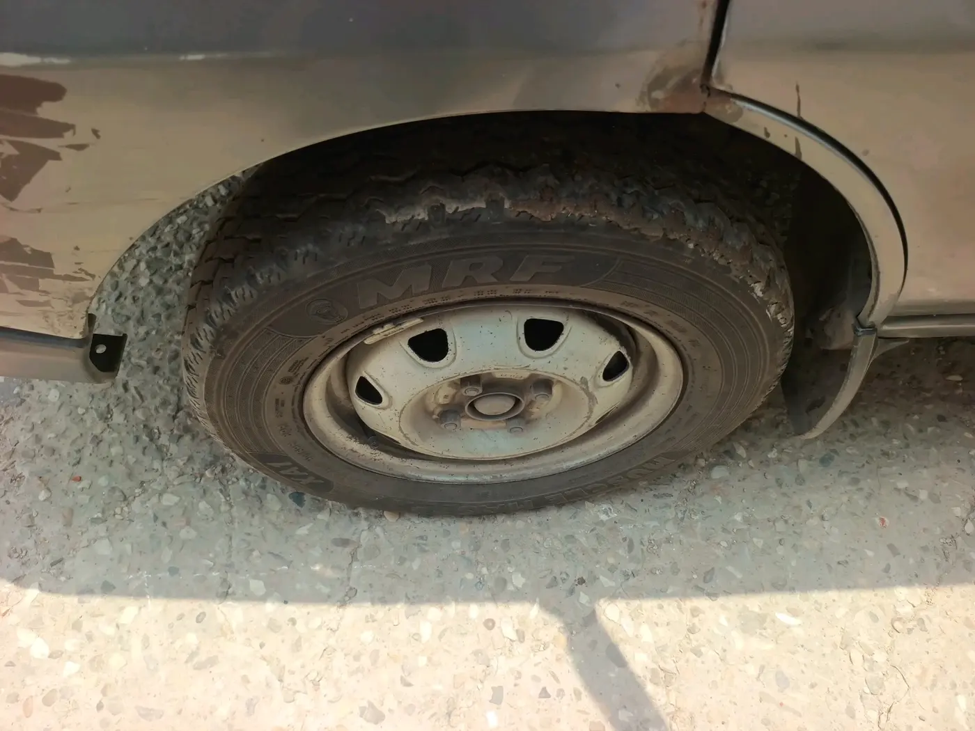 2019 Maruti Eeco 5 STR CNG WITH HTR, CNG, Manual, 2,10,416 km, tyre