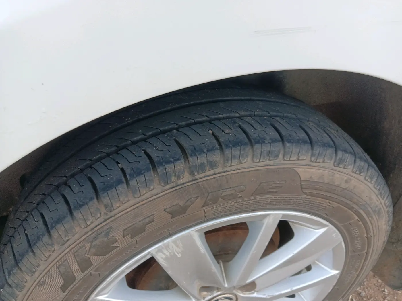 2013 Volkswagen Vento HIGHLINE DIESEL 1.6, Diesel, Manual, 1,29,134 km, tyre