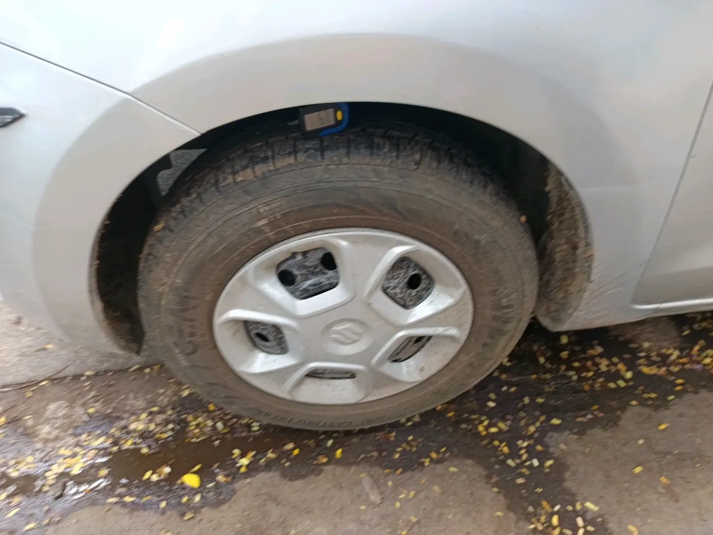 2018 Maruti Swift VDI AMT, Diesel, Automatic, 1,22,902 km, tyre