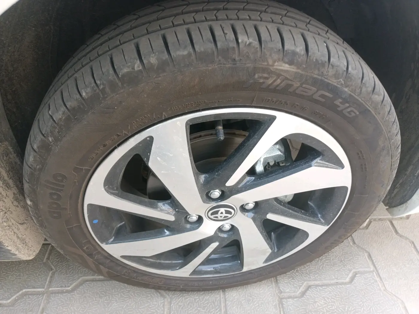 2026 Toyota Glanza V AMT, Petrol, Automatic, 3,496 km, tyre