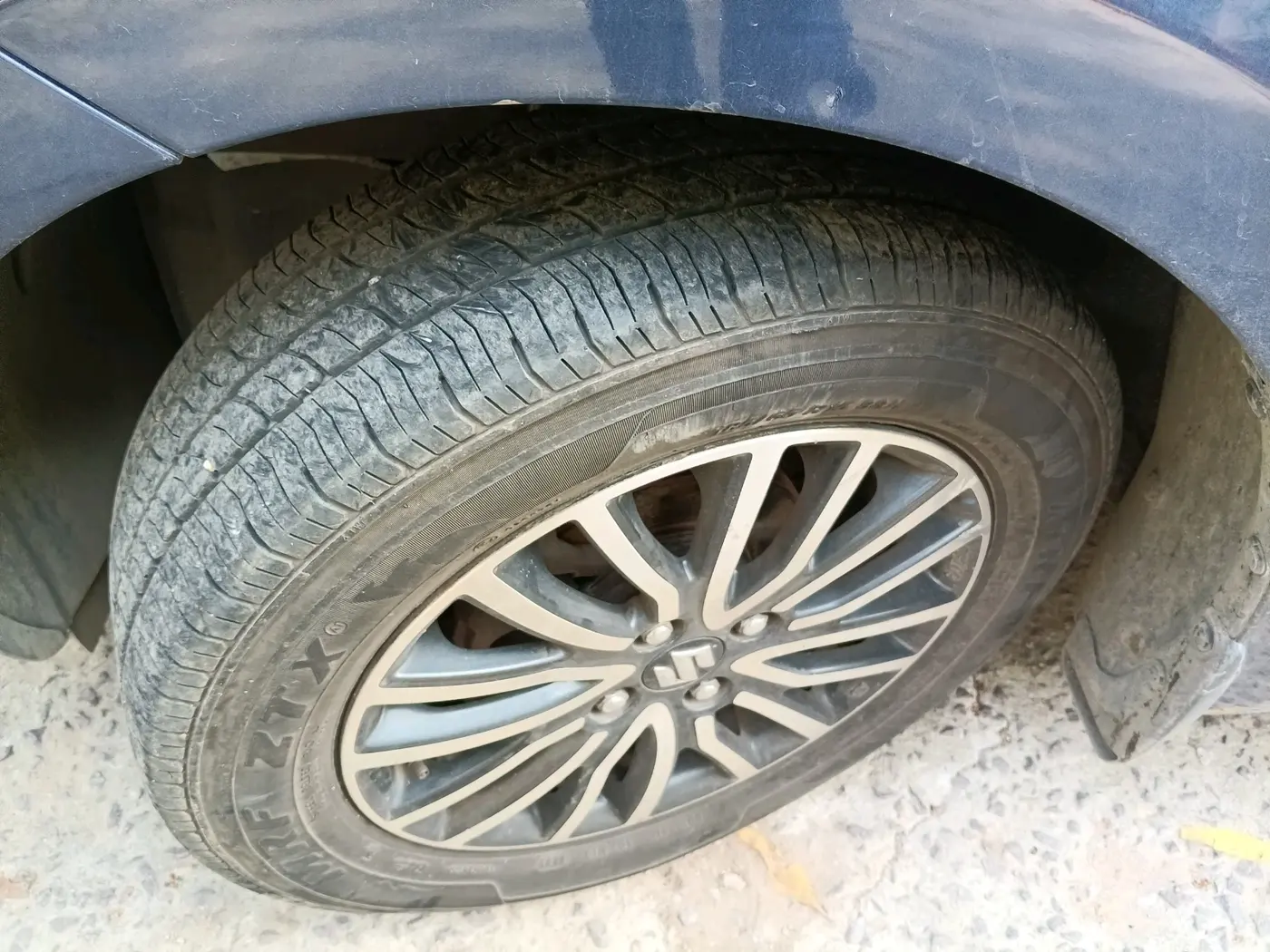 2017 Maruti Dzire ZXI PLUS AMT, Petrol, Automatic, 86,163 km, tyre