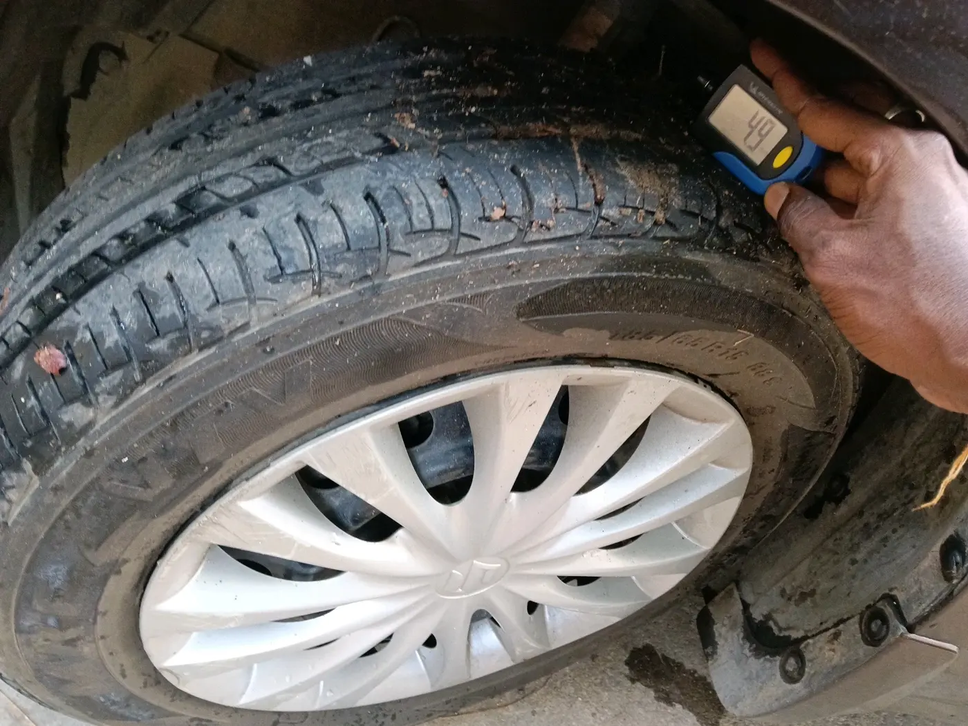 2016 Maruti Ciaz VXI, Petrol, Manual, 51,449 km, tyre