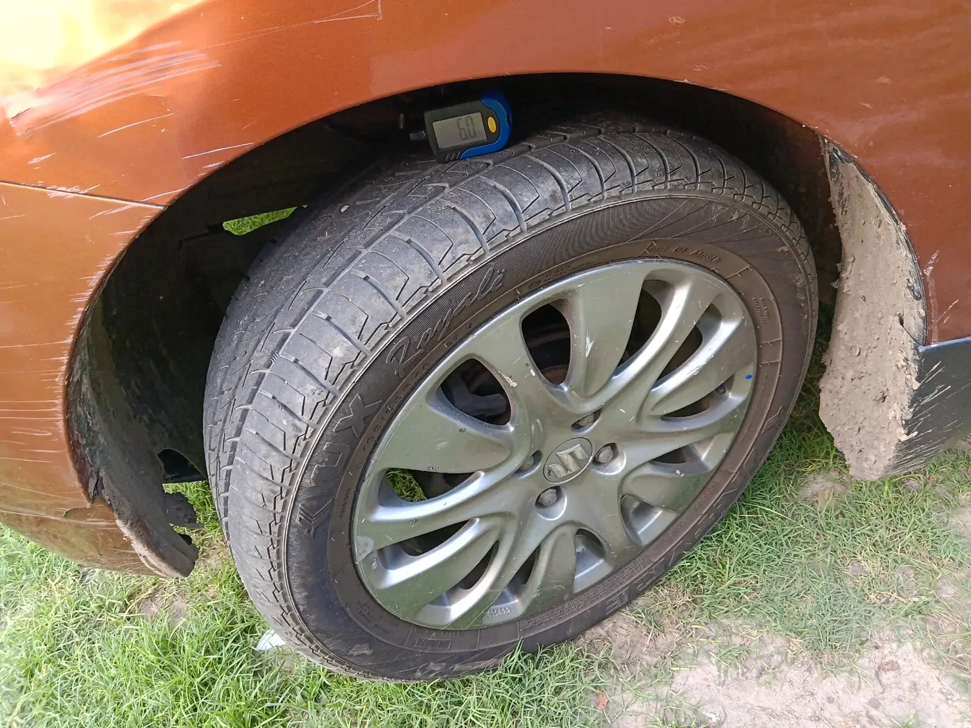 2017 Maruti Baleno ZETA PETROL 1.2, Petrol, Manual, 25,674 km, tyre