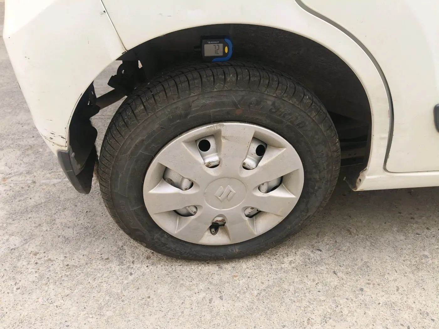 2011 Maruti Wagon R 1.0 LXI CNG, CNG, Manual, 83,248 km, tyre