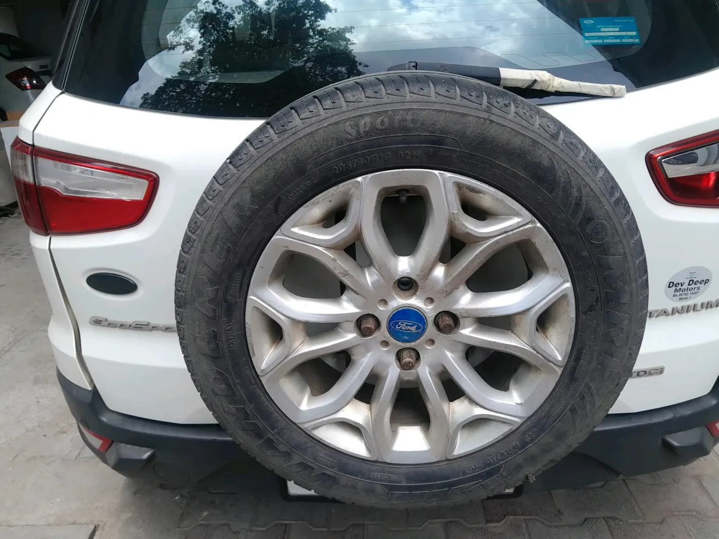2014 Ford Ecosport TITANIUM 1.5L DIESEL, Diesel, Manual, 1,00,000 km, tyre