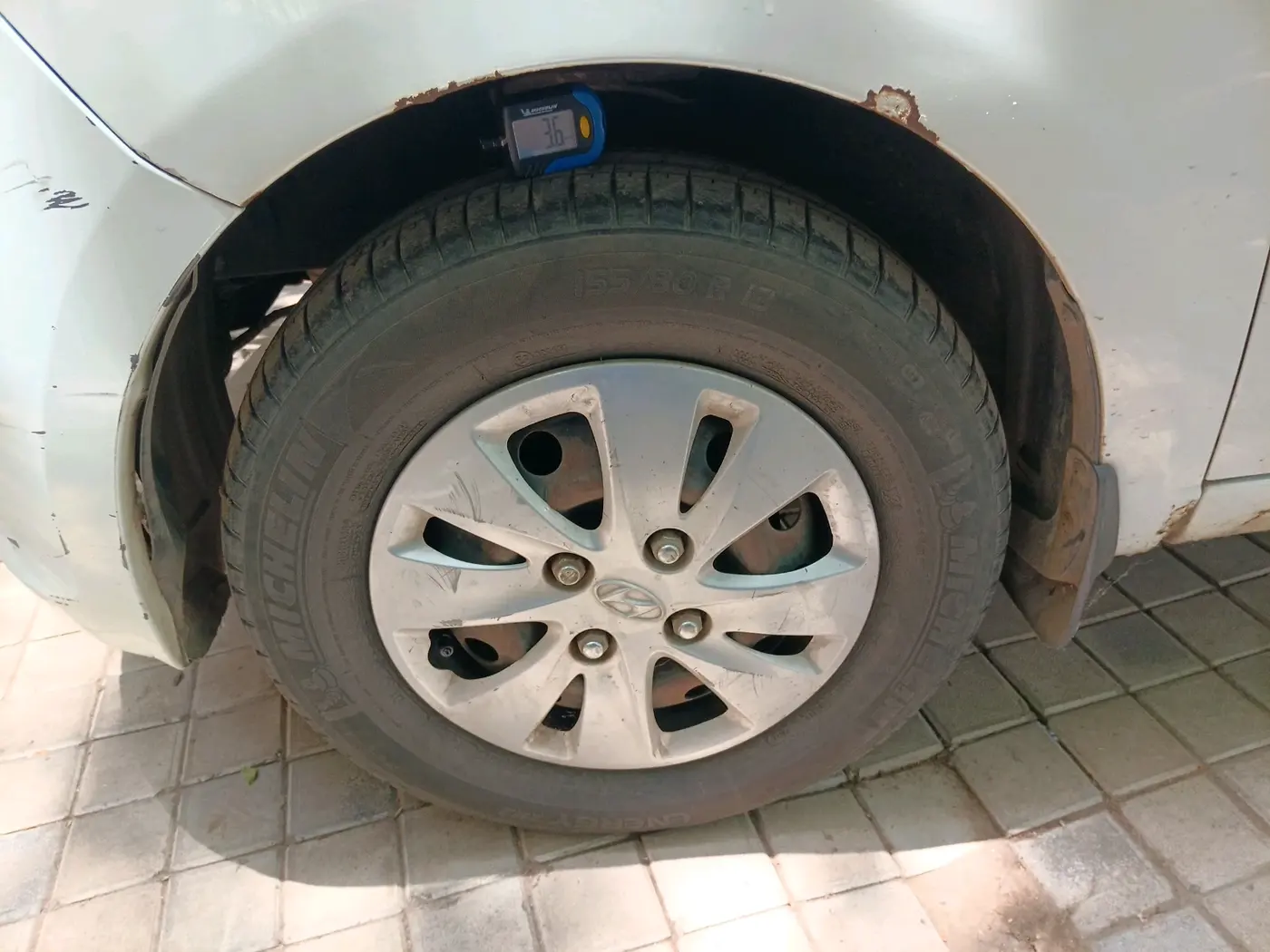 2013 Hyundai i10 MAGNA 1.1, Petrol, Manual, 90,960 km, tyre