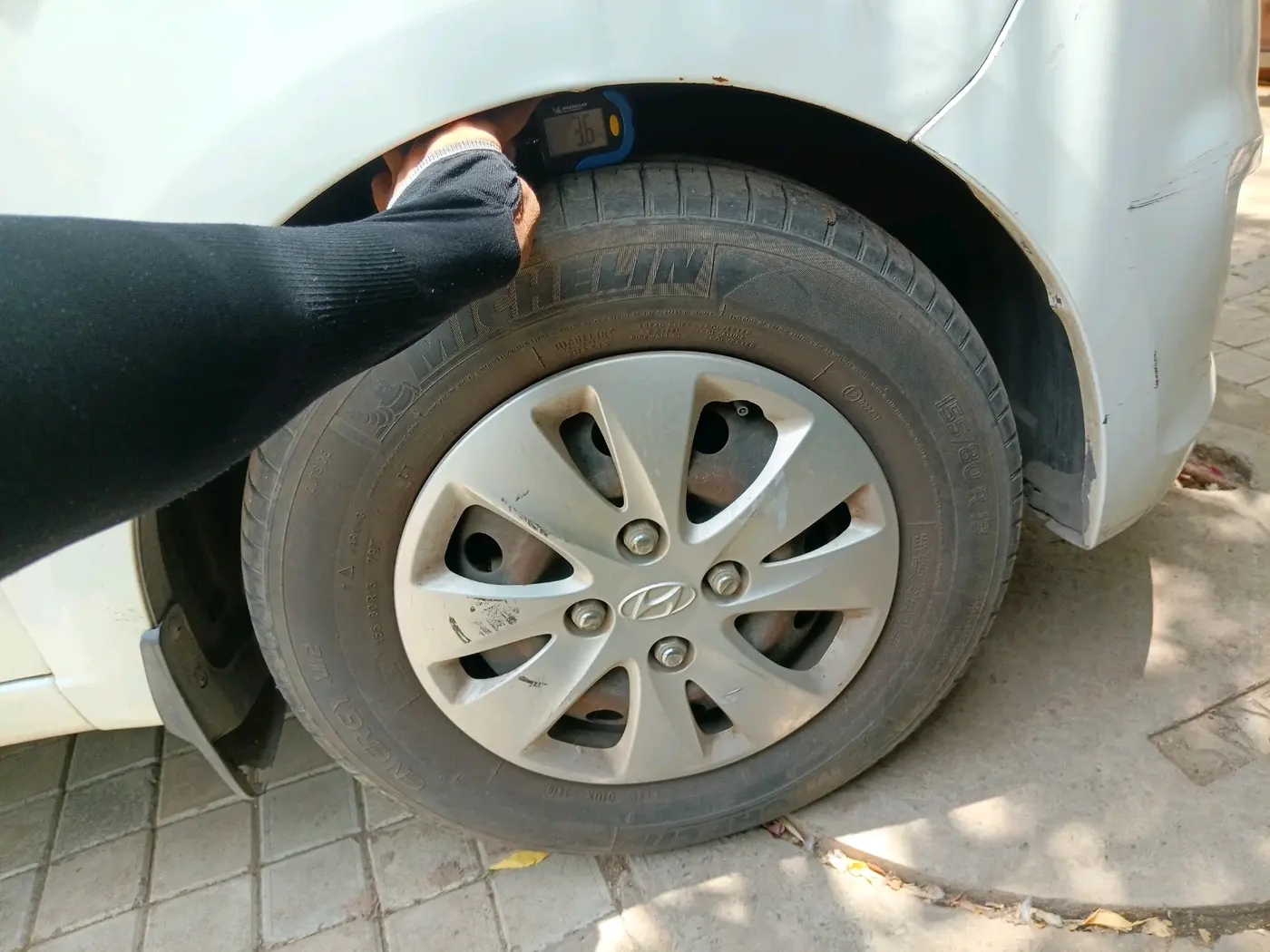 2013 Hyundai i10 MAGNA 1.1, Petrol, Manual, 90,960 km, tyre