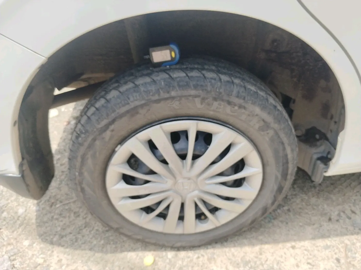 2025 Honda Amaze 1.2L I-VTEC V , Petrol, Manual, 15,932 km, tyre