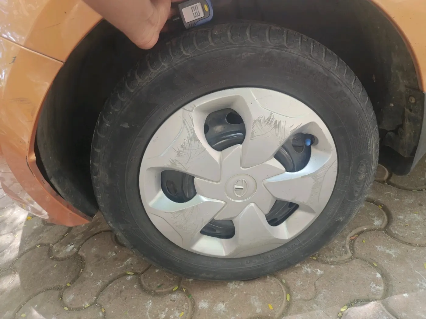 2017 Tata Tiago XT PETROL, Petrol, Manual, 31,153 km, tyre