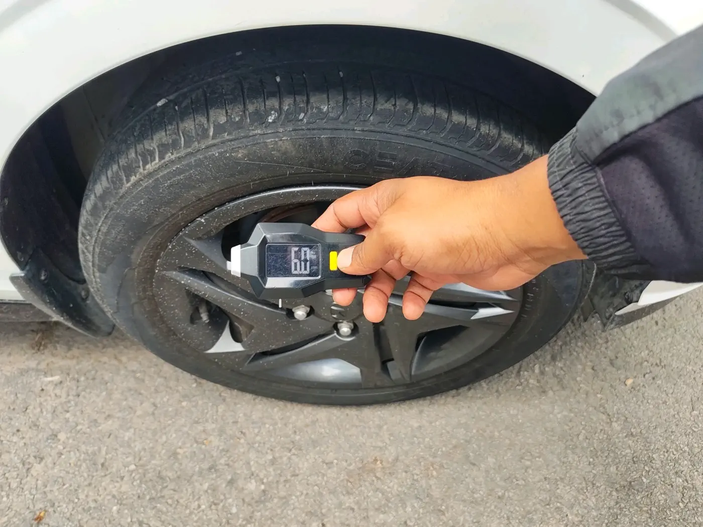 2022 Hyundai NEW I20 SPORTZ 1.2 AT, Petrol, Automatic, 13,027 km, tyre