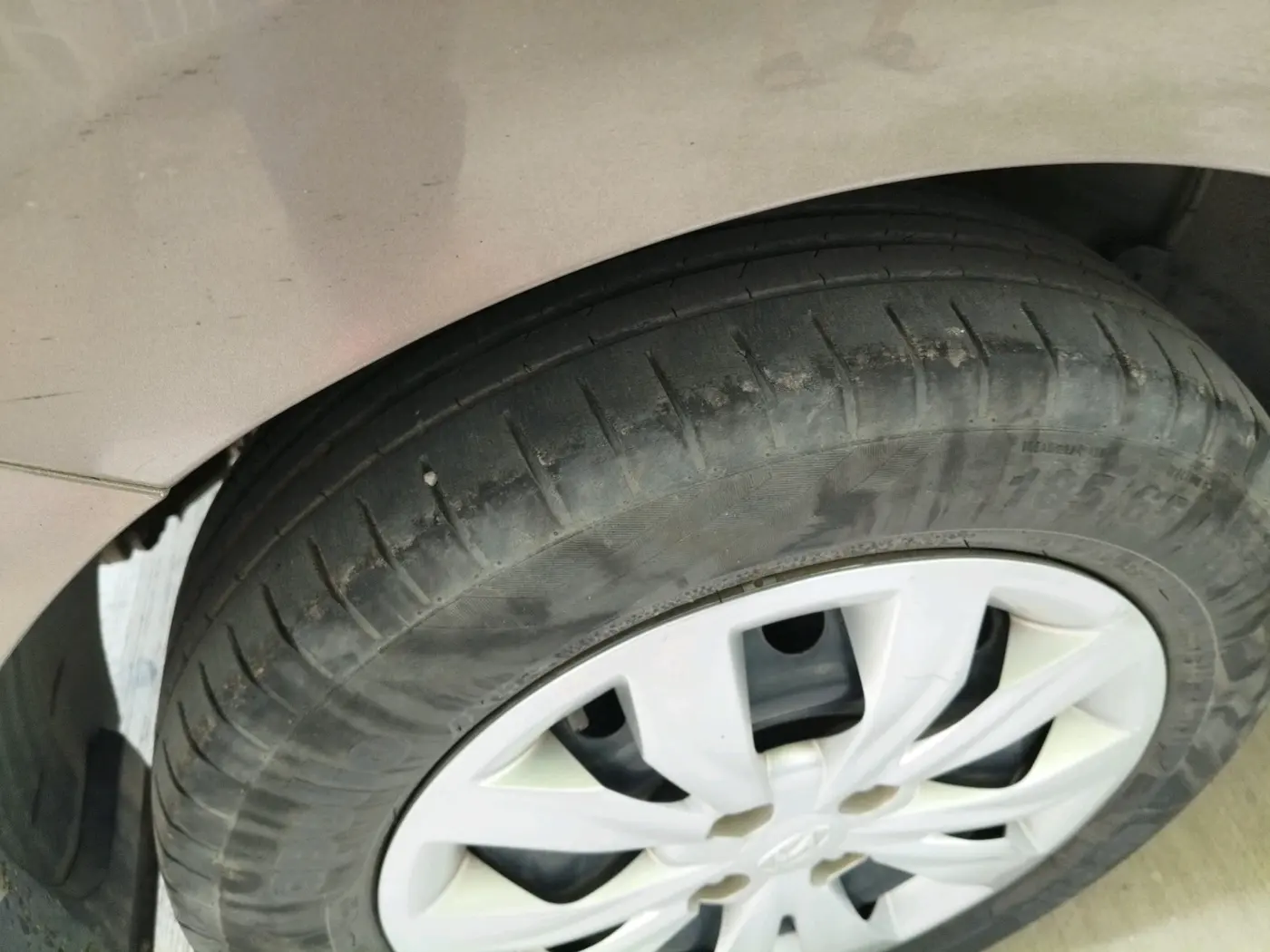 2018 Hyundai Verna 1.4 EX PETROL, Petrol, Manual, 1,47,734 km, tyre