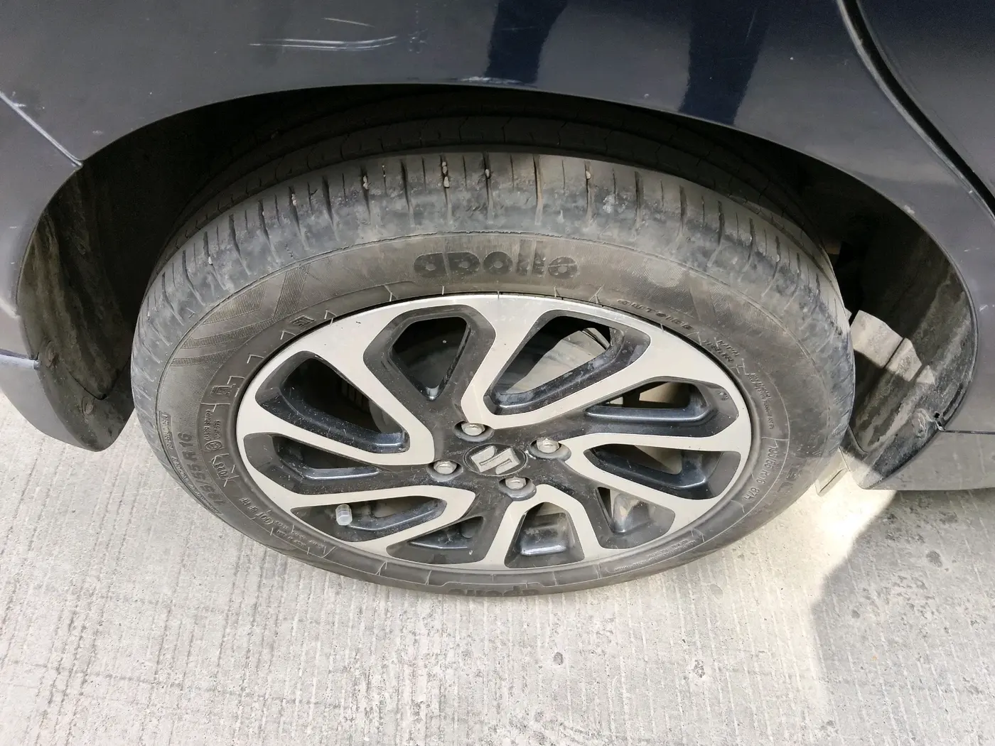 2023 Maruti Baleno ALPHA 1.2 AGS, Petrol, Automatic, 39,214 km, tyre