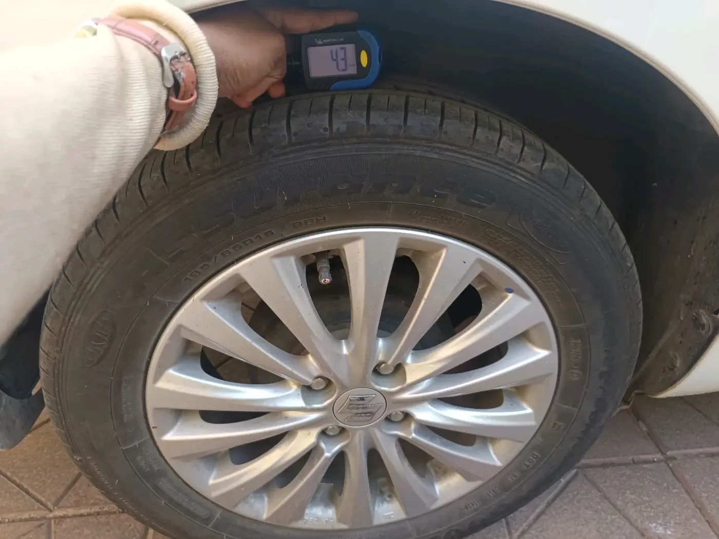 2024 Maruti Ciaz ZETA AT 1.5  SHVS PETROL, Petrol, Automatic, 25,460 km, tyre