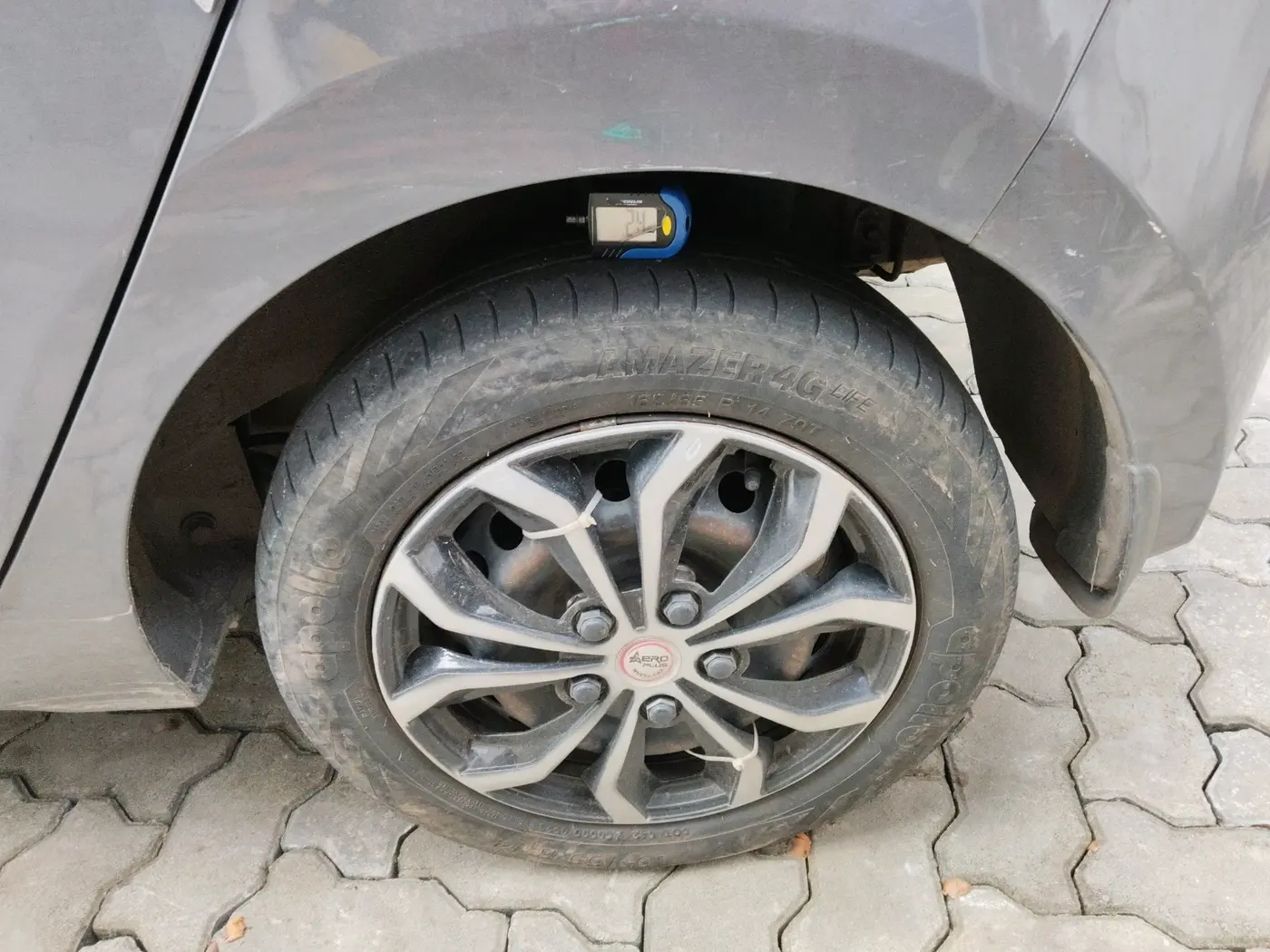 2014 Hyundai Grand i10 SPORTZ 1.2 KAPPA VTVT, Petrol, Manual, 1,30,032 km, tyre