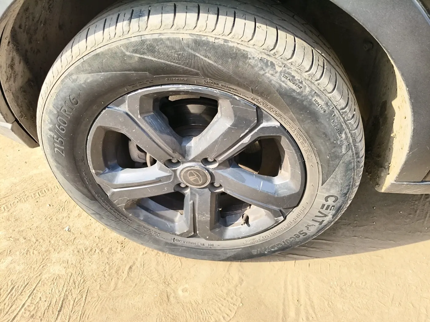 2022 Tata NEXON XZA PLUS DIESEL DARK EDITION, Diesel, Automatic, 1,46,100 km, tyre