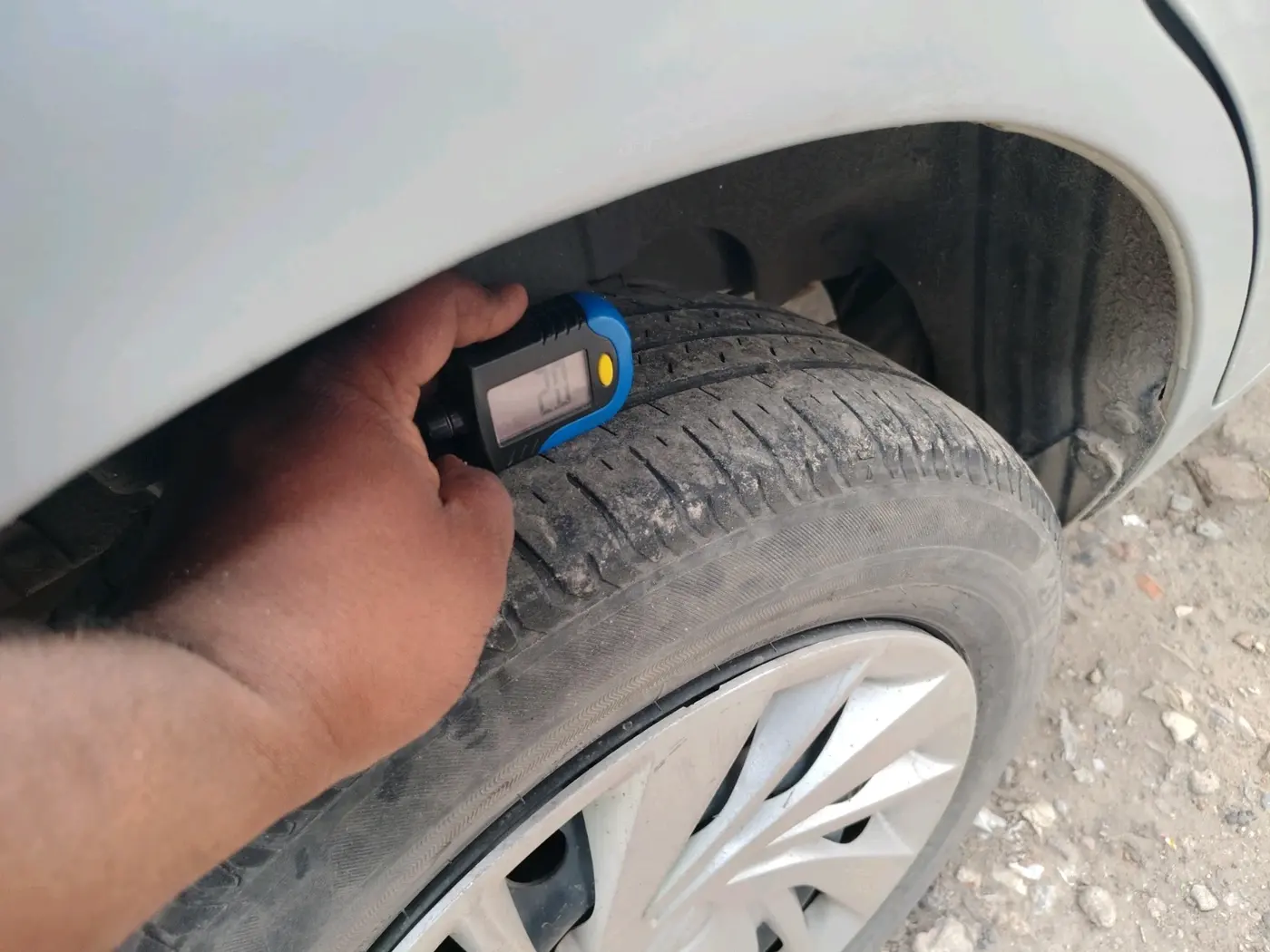 2023 Maruti Ertiga   VXI (O) CNG, CNG, Manual, 83,197 km, tyre