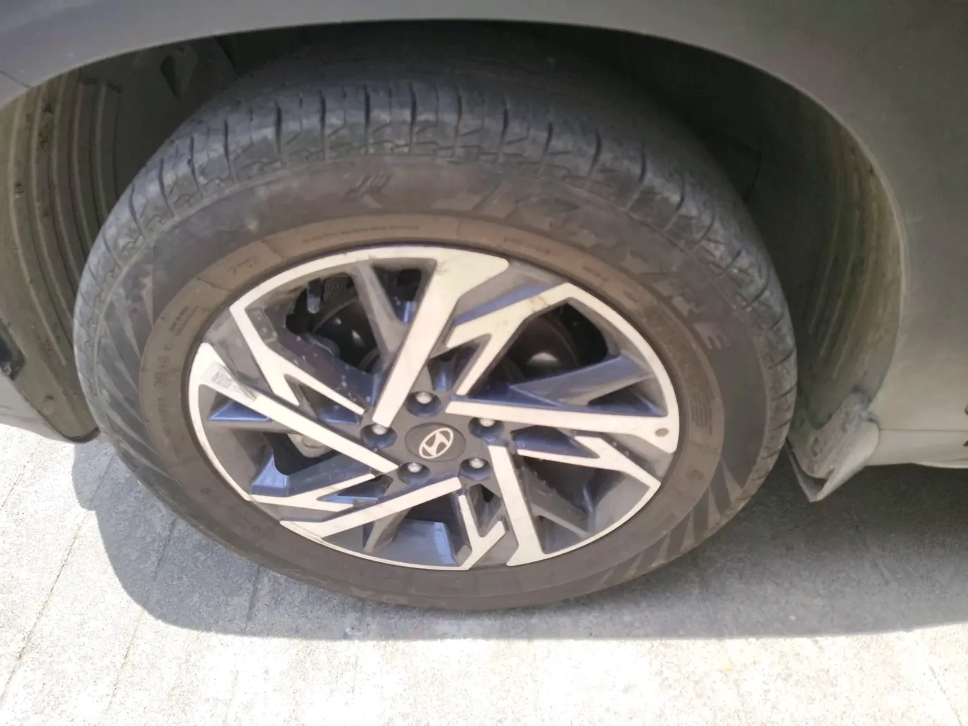 2025 Hyundai Creta SX 1.5 Premium Petrol, Petrol, Manual, 24,243 km, tyre