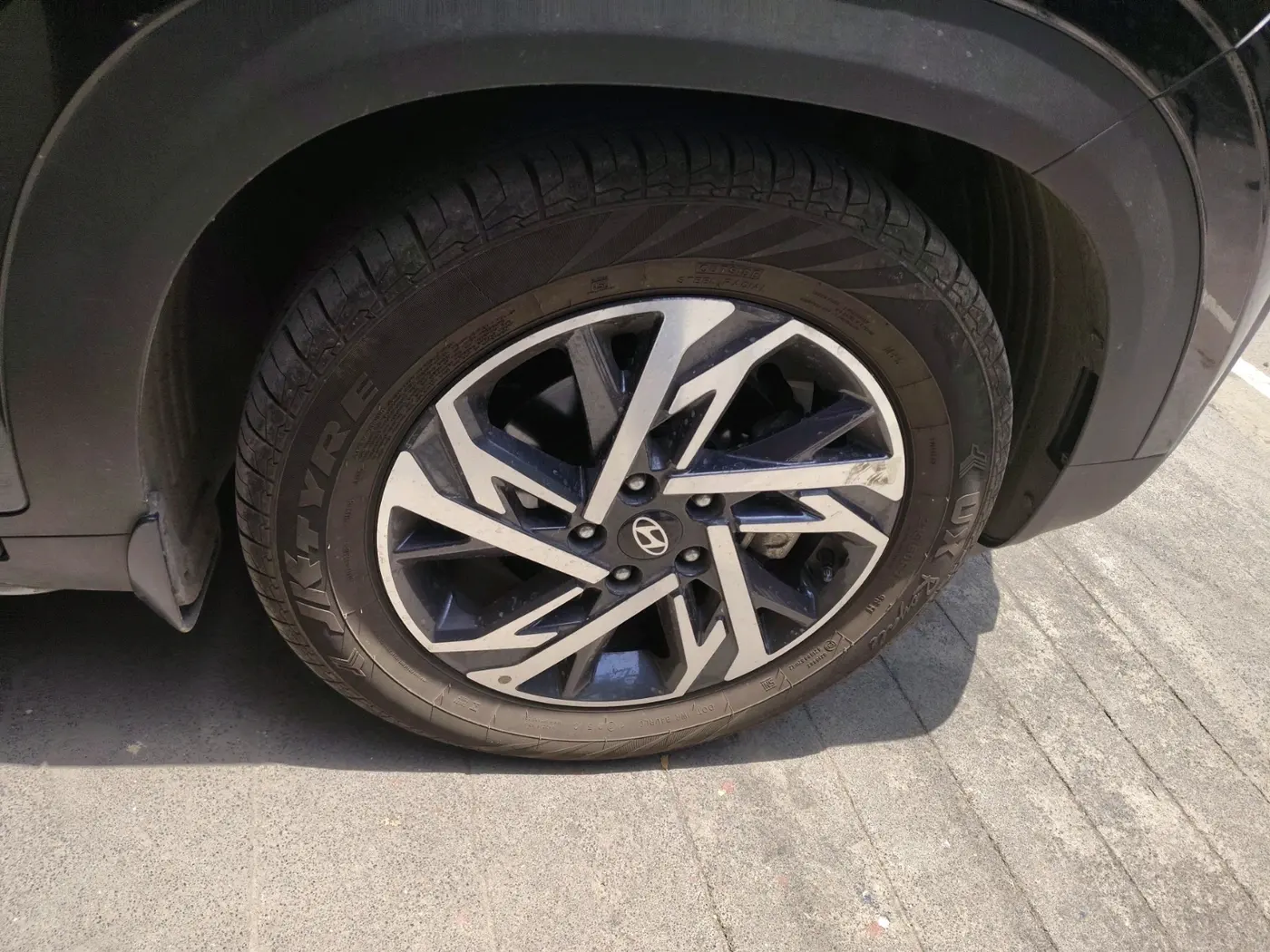 2025 Hyundai Creta SX 1.5 Premium Petrol, Petrol, Manual, 24,243 km, tyre