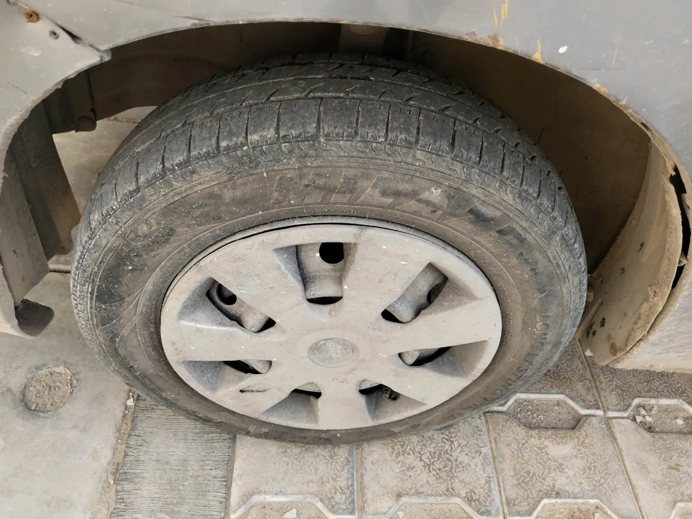 2011 Maruti Wagon R 1.0 LXI CNG, CNG, Manual, 1,42,456 km, tyre