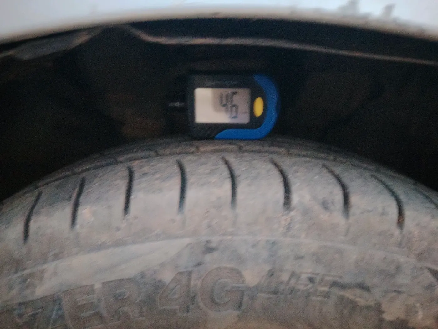 2013 Renault Scala RXL DIESEL, Diesel, Manual, 1,14,069 km, tyre